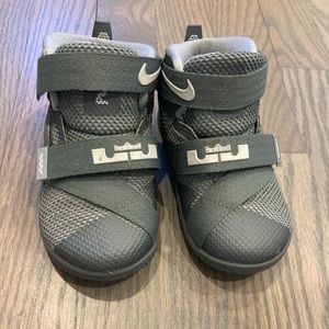 Nike Toddler Boys Lebron High-Top Sneakers